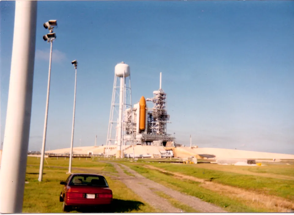 The stack on Pad 39B from the perimeter road.